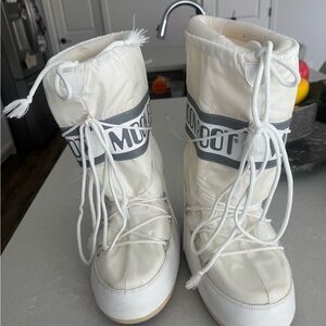 Moon Boot White Winter Boots